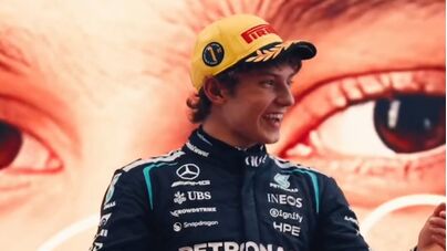 Apresentador do Grande Prémio da China engana-se nome do vencedor da corrida 