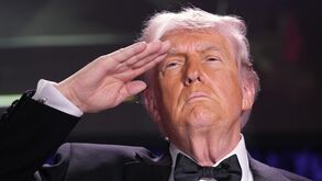 Donald Trump antes da sala ser evacuada