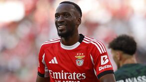 Dodi Lukebakio no jogo com o E. Amadora