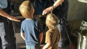 Dois meninos franceses, de 3 e 5 anos, foram abandonados na estrada que liga a Comporta a Alcácer do Sal