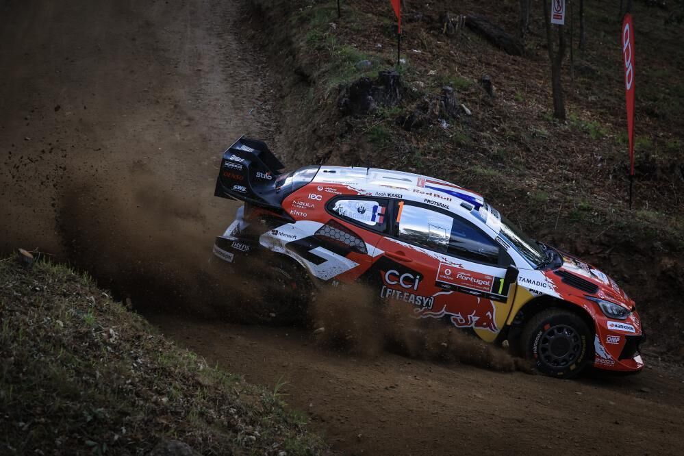 Rally de Portugal: Ogier dominates in the Amarante storm