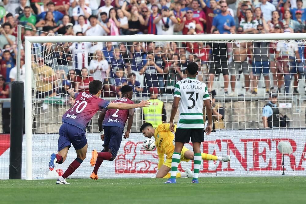 Goal against Sporting in the Taça de Portugal 'was the most important' of Stopira's career: 'I knew the weight...'