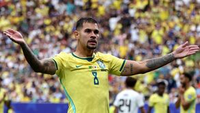 Newcastle pede 93.9 milhões de euros ao Arsenal por Bruno Guimarães 