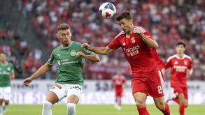 Lenglet em ação no St. Gallen-Benfica