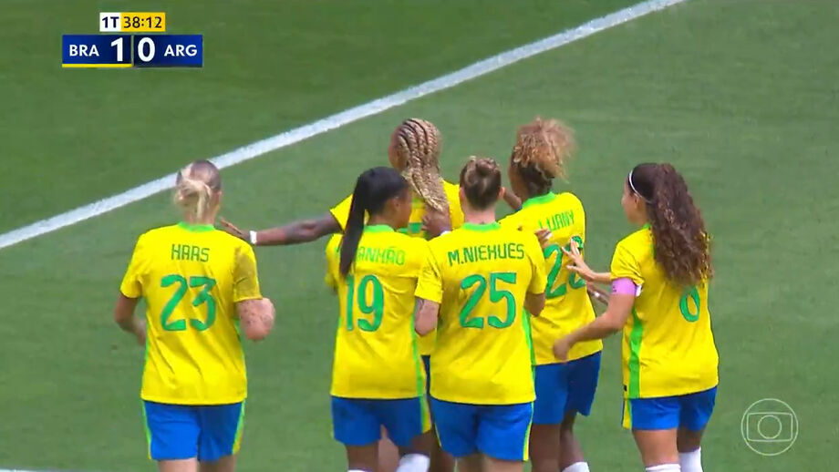 Geyse, que passou pelas águias entre 2018 e 2019, fez o segundo golo do encontro