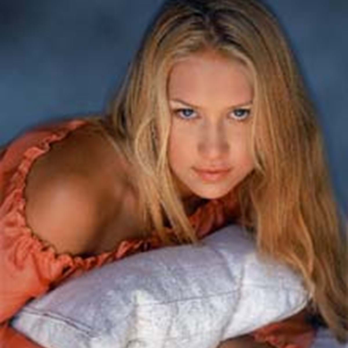 Kournikova pretende processar a «Penthouse» - Ténis - Jornal Record