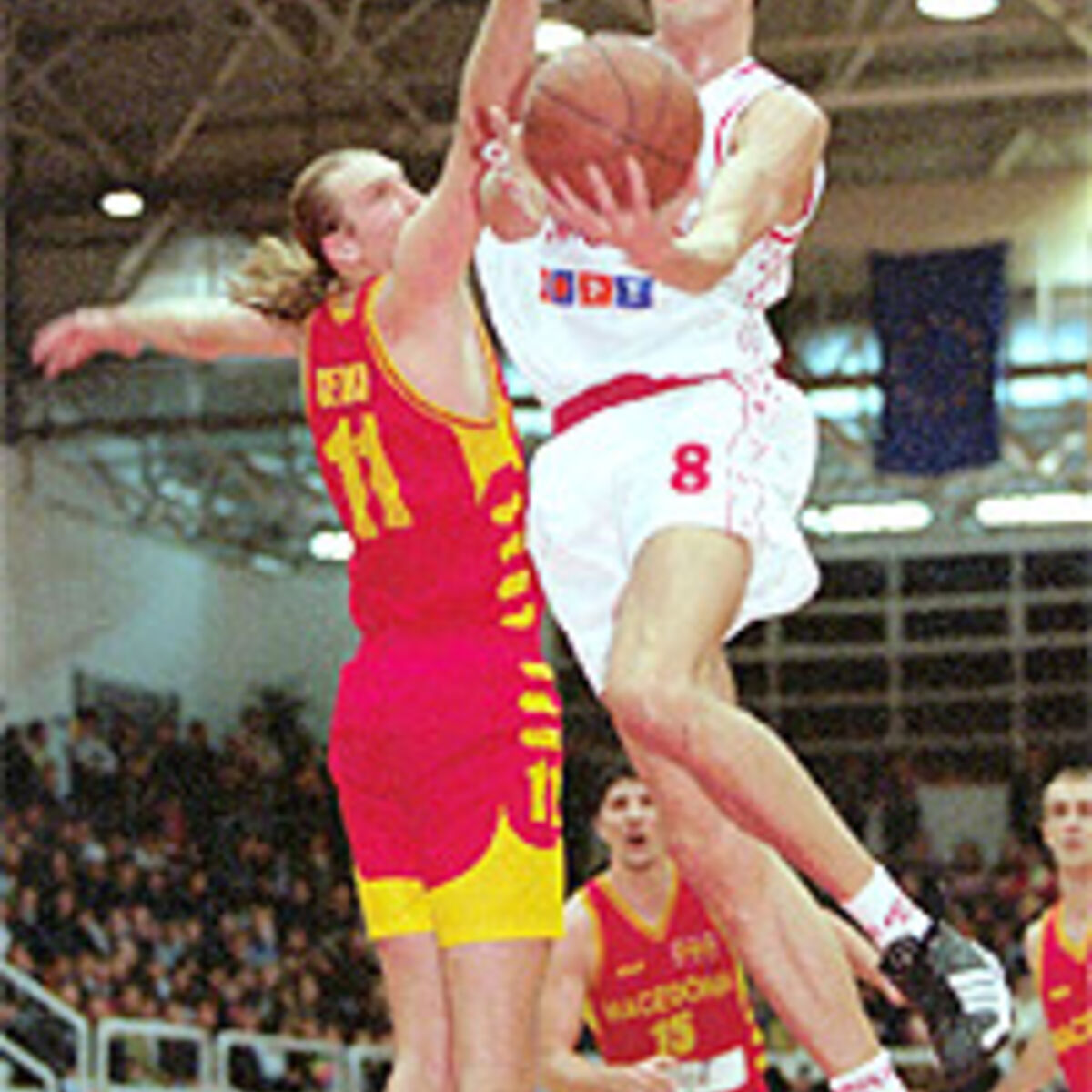 A FIBA (Federação Internacional de Basquete) recomenda que um jogo Oficial  de Basquete tenha um tempo de 