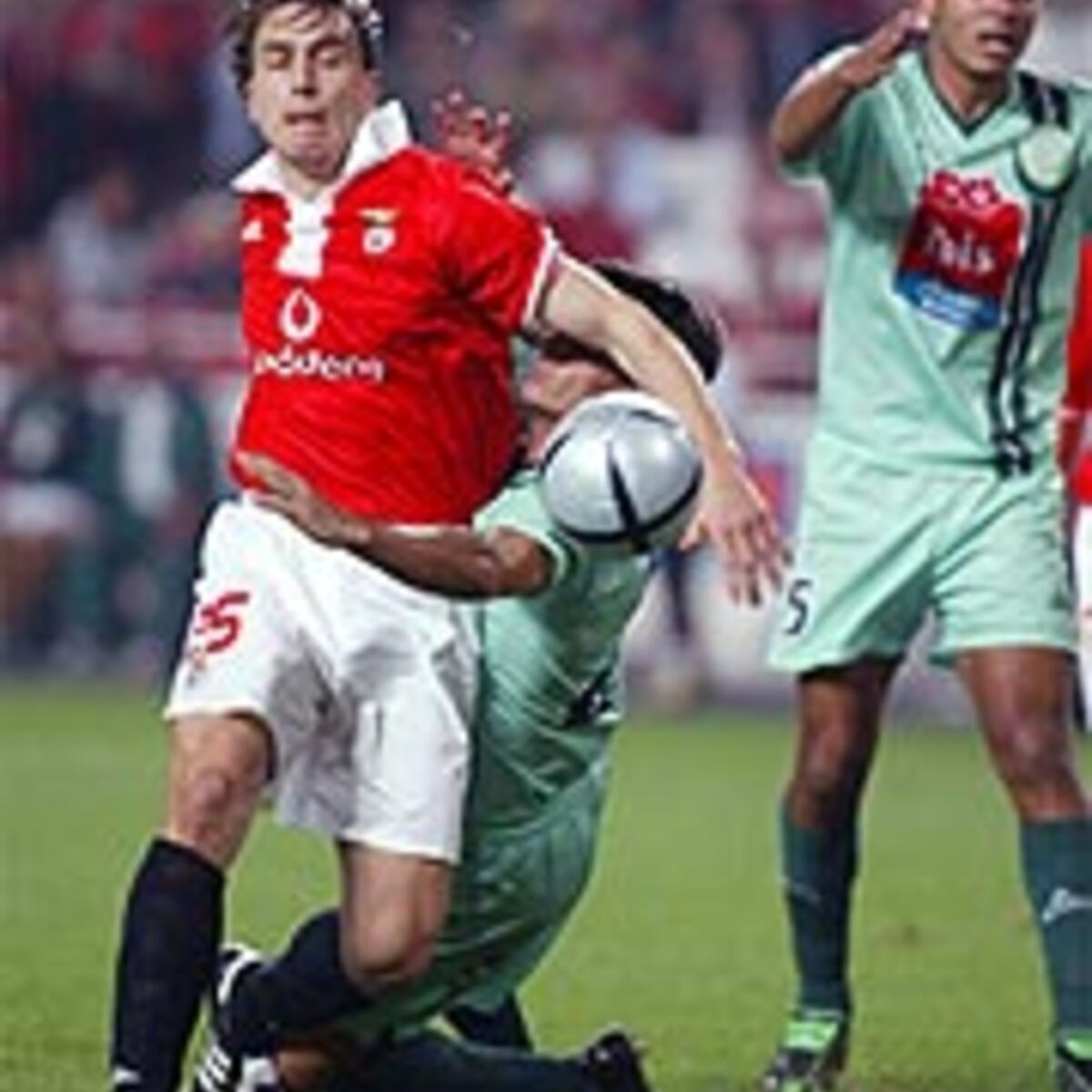 Morreu Dito, antigo jogador de Sp. Braga, Benfica e FC Porto - TVI