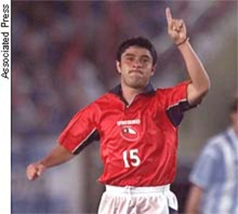 Remate forte e rapidez definem jogo de Tello