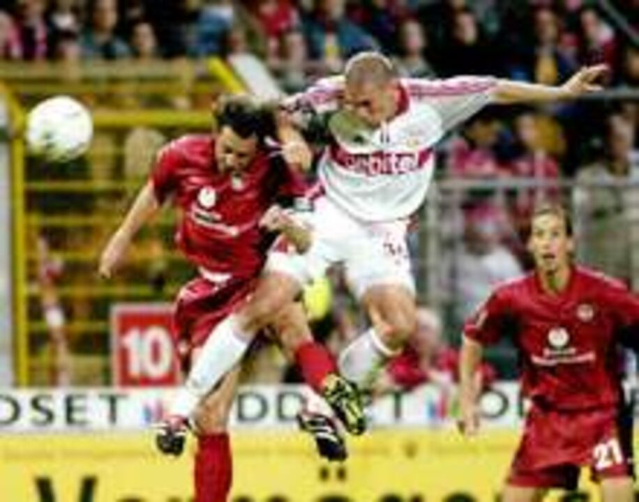 Bayer Leverkusen vence com exibição quanto baste