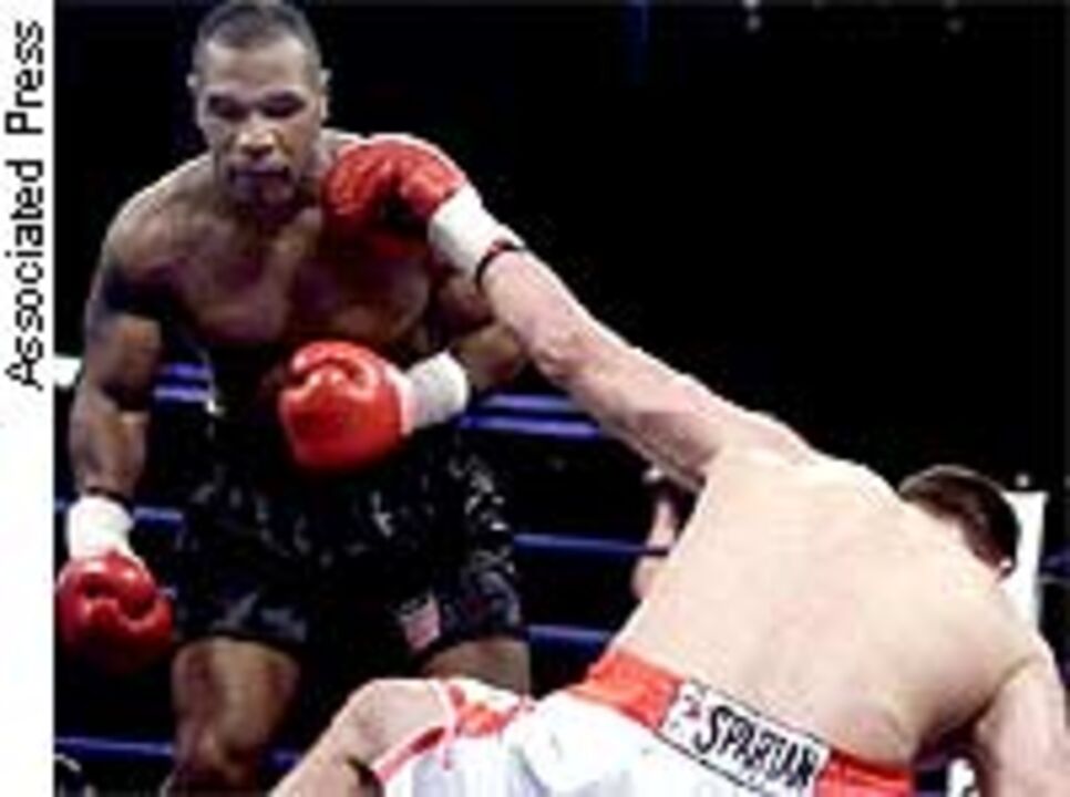 Mike Tyson «limpo» vence Golota