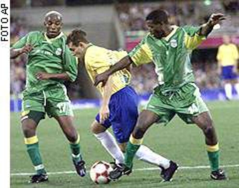 Fluminense  recua e complica negócio com Roger