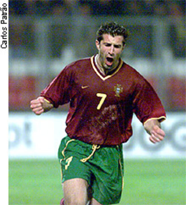 «Bola de Ouro»: Luís Figo bate Zidane por 16 pontos