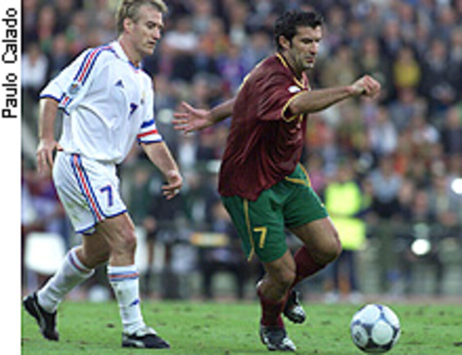 Figo: «Este prémio é o sonho de todos os futebolistas»