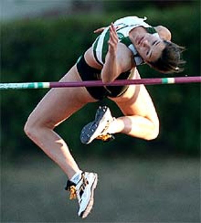 Sónia Carvalho passa 1,88 em altura