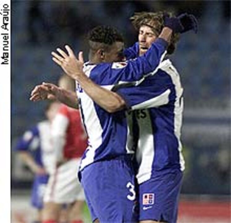 FC PORTO-SP. BRAGA, 3-2 (Clayton 4'', Capucho 12'', Pena 90''; Edmilson 10'', Zé Roberto 55'')