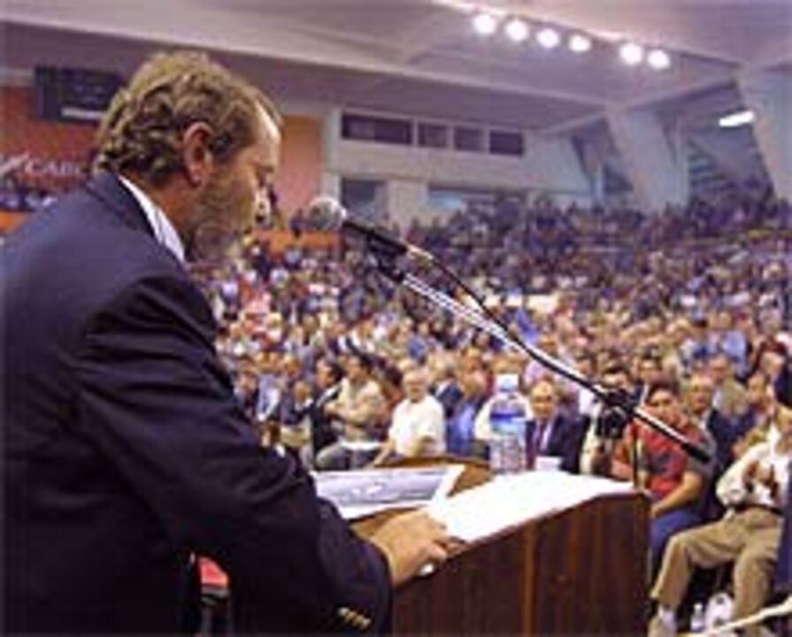 Direcção ataca passivo com aumento de quotas