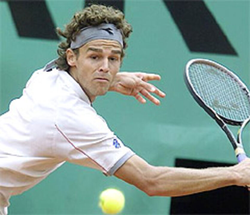 Guga na corrida pelo «tri» quer voltar a ser o número um