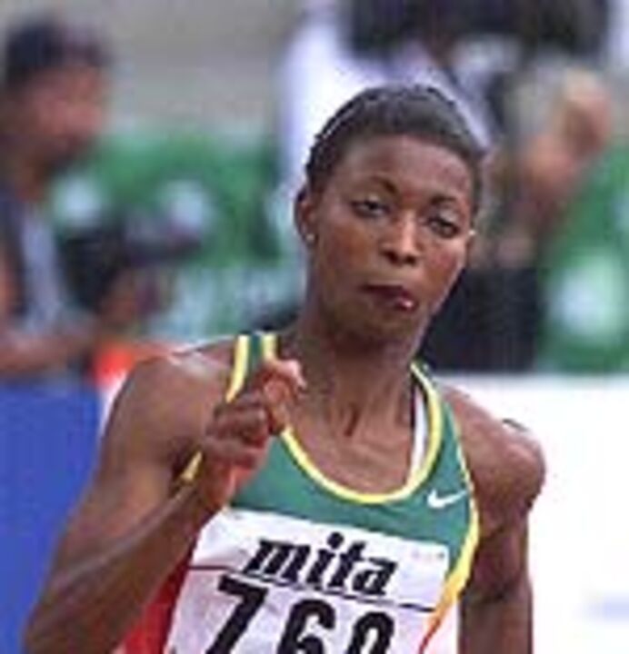 Carmo Tavares com novo recorde dos 400 metros barreiras