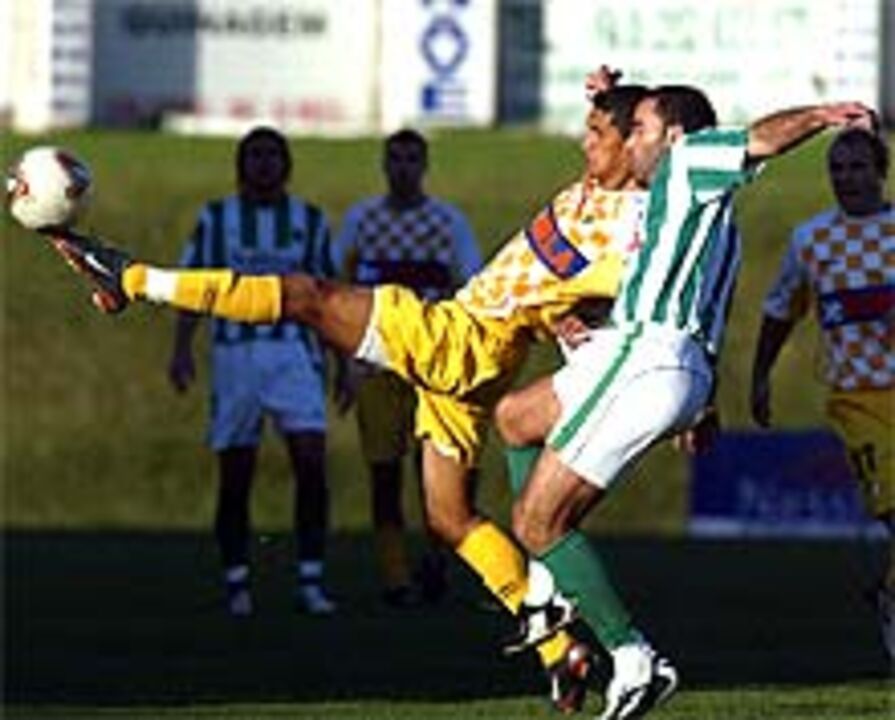 Rio Ave-Moreirense, 0-0: Um tiro para cada lado numa guerra táctica