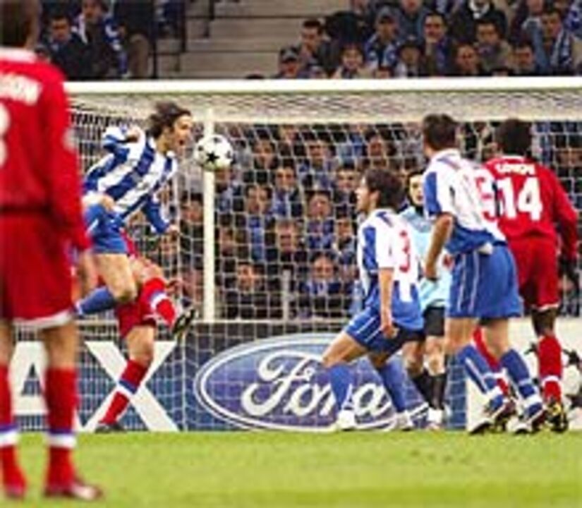 FC Porto frente ao Lyon: Ricardo atingiu o coração do Lyon