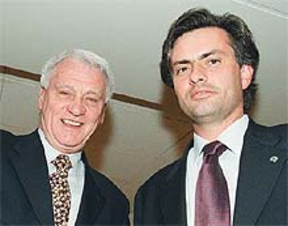Bobby Robson: «Mourinho é o melhor que podiam contratar»