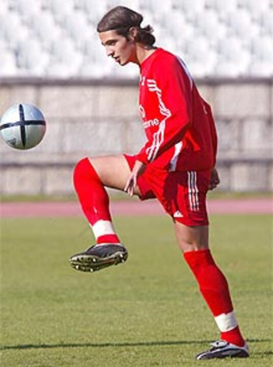 Amoreirinha: «Quero jogar mais e ajudar à manutenção»