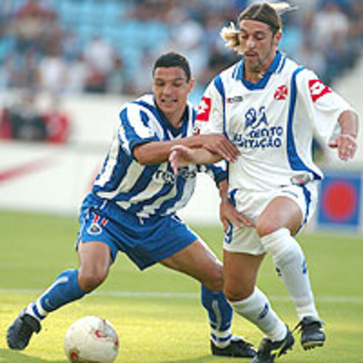 FC PORTO-BELENENSES, 2-2 (Postiga 66'', Jankauskas 90''; Neca 12'', 88'' [pen])