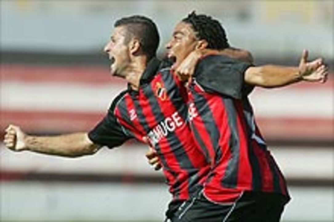 Olhanense-Sp. Espinho, 2-0: Vitória do menos mau