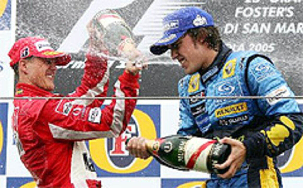 GP San Marino: Alonso triunfa com "Schumi" à perna