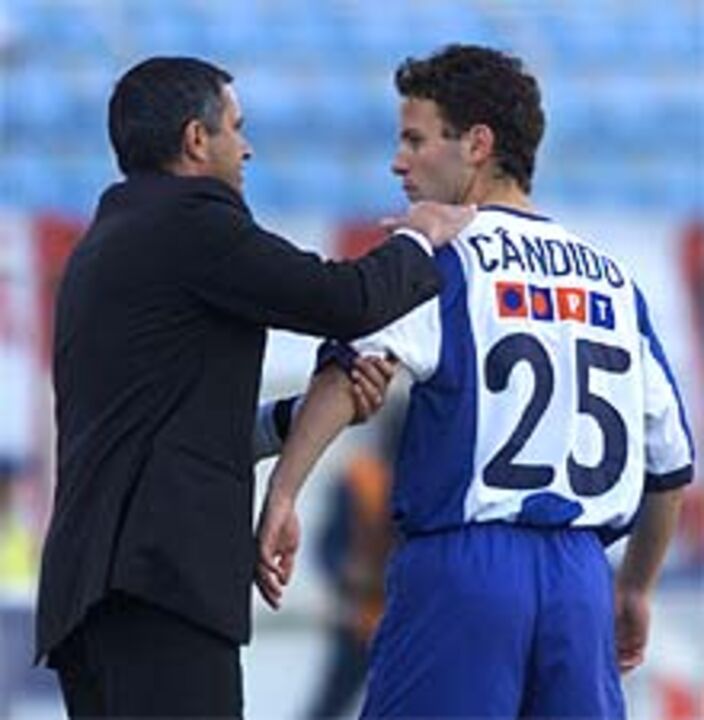 Cândido Costa cedido ao Derby County