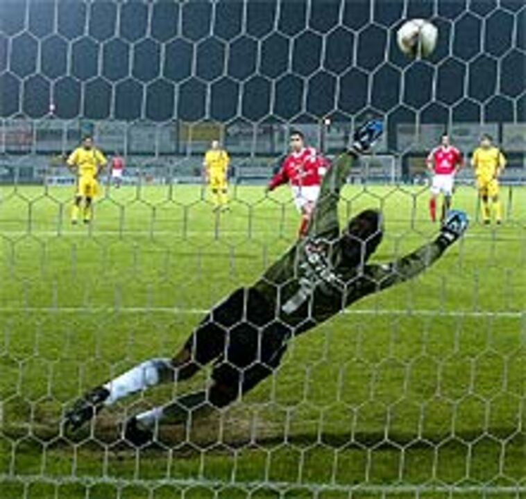Senhor dos ''penalties'' falha pela primeira vez
