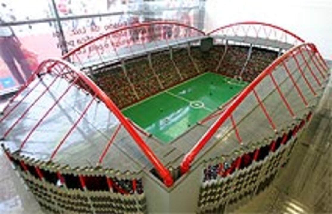 Vieira inaugura réplica do estádio em Lego