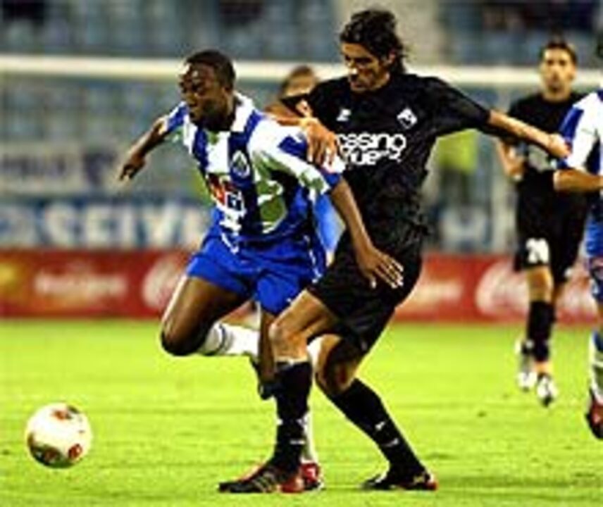 Académica frente ao FC Porto: Um central escapou ao buraco negro