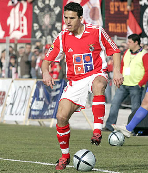 Robert imita Eusébio