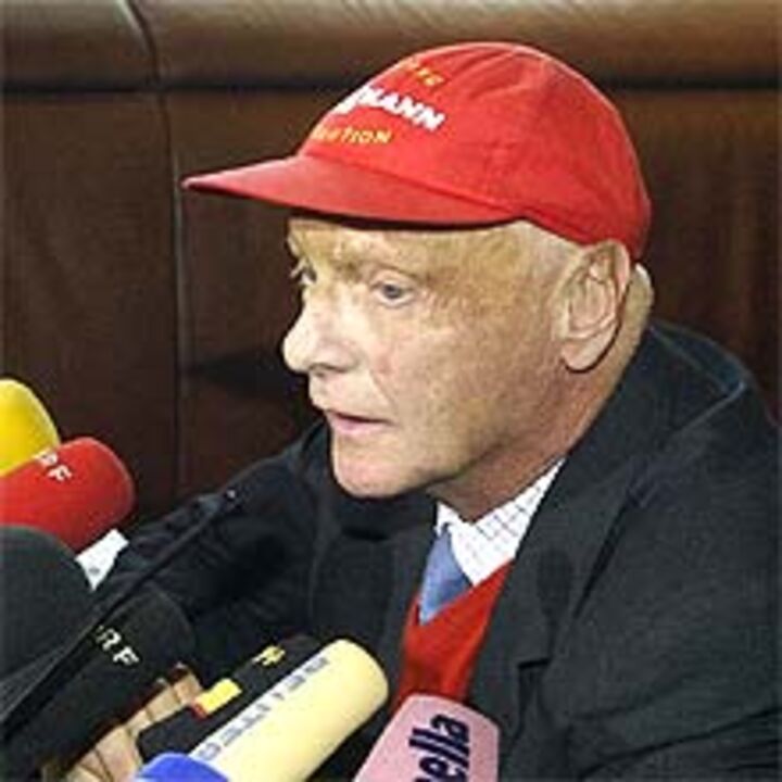 Lauda de volta à aviação civil