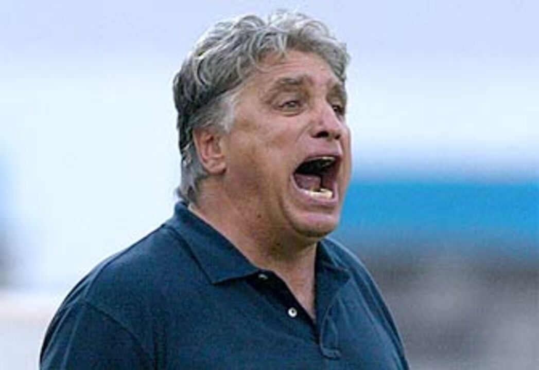 Marinho Peres treina Paysandu