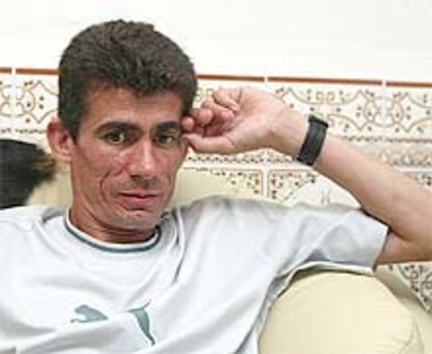 Alberto Chaíça treina-se a ''fugir'' do trânsito