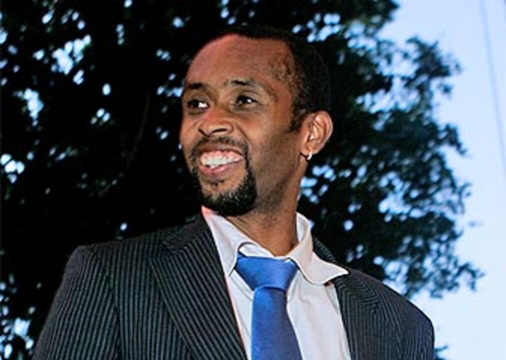 Helton não pensa deixar os dragões