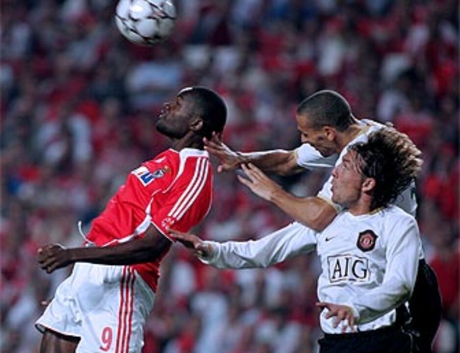 BENFICA-MANCHESTER UNITED, 0-1 (Saha 60'')