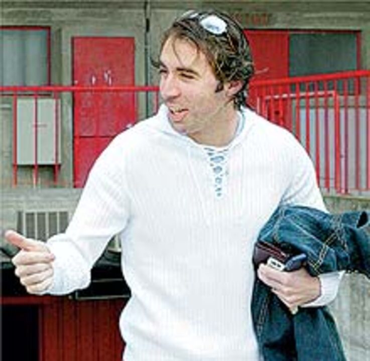 Carlitos parte optimista e sem mágoas