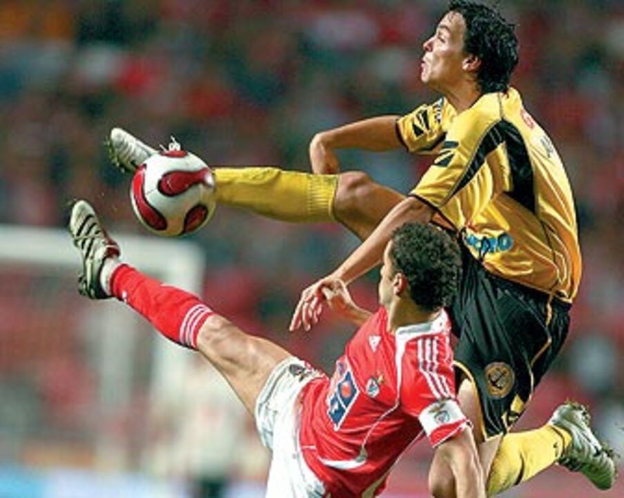 BENFICA-BEIRA-MAR, 3-0 (Katsouranis 52'', Petit 55'', Ricardo 75'' p.b.)