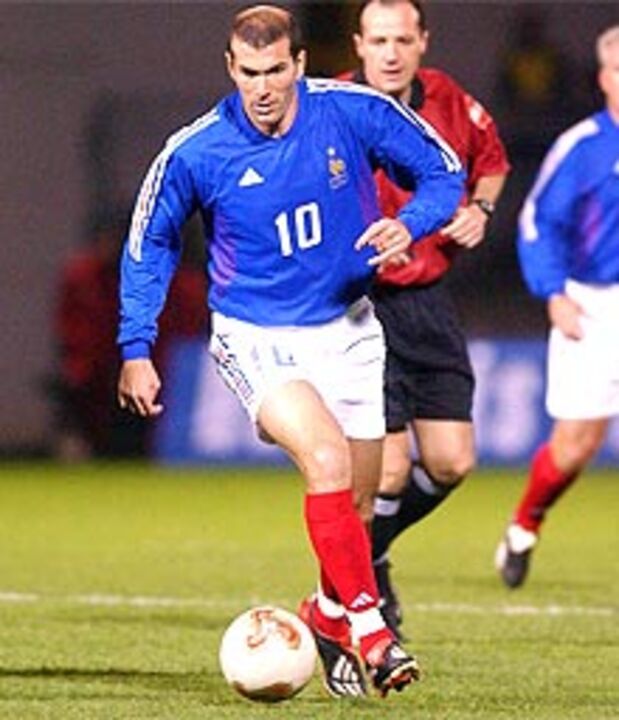 Zidane, a classe e o talento de um virtuoso