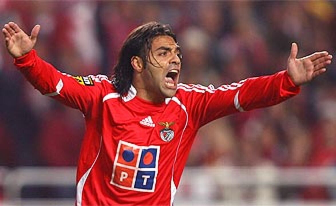 Miccoli quer jogar com Sporting