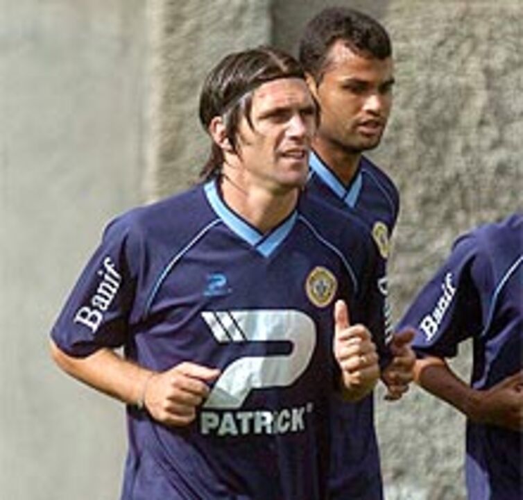 Patacas e Alexandre Goulart não jogam em Barcelos