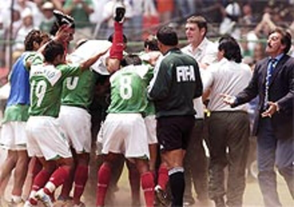 México vinga eliminação do Mundial