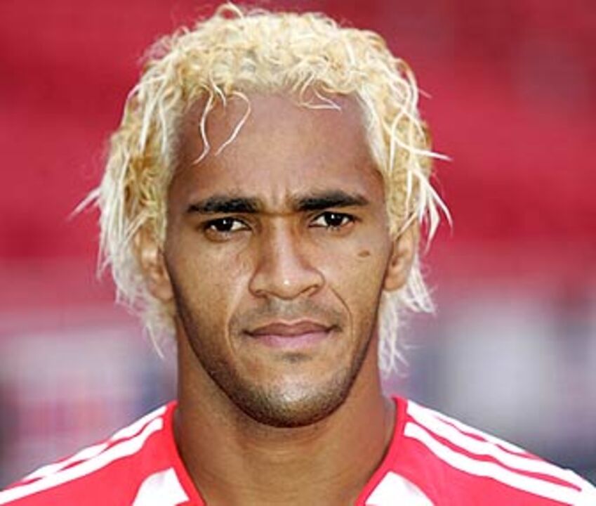 Beto «proibido» de ver cartão amarelo