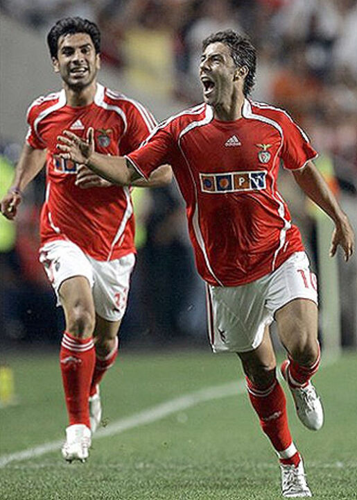 BENFICA-AUSTRIA VIENA, 3-0 (Rui Costa 21'', Nuno Gomes 45''+2, Petit 57'')