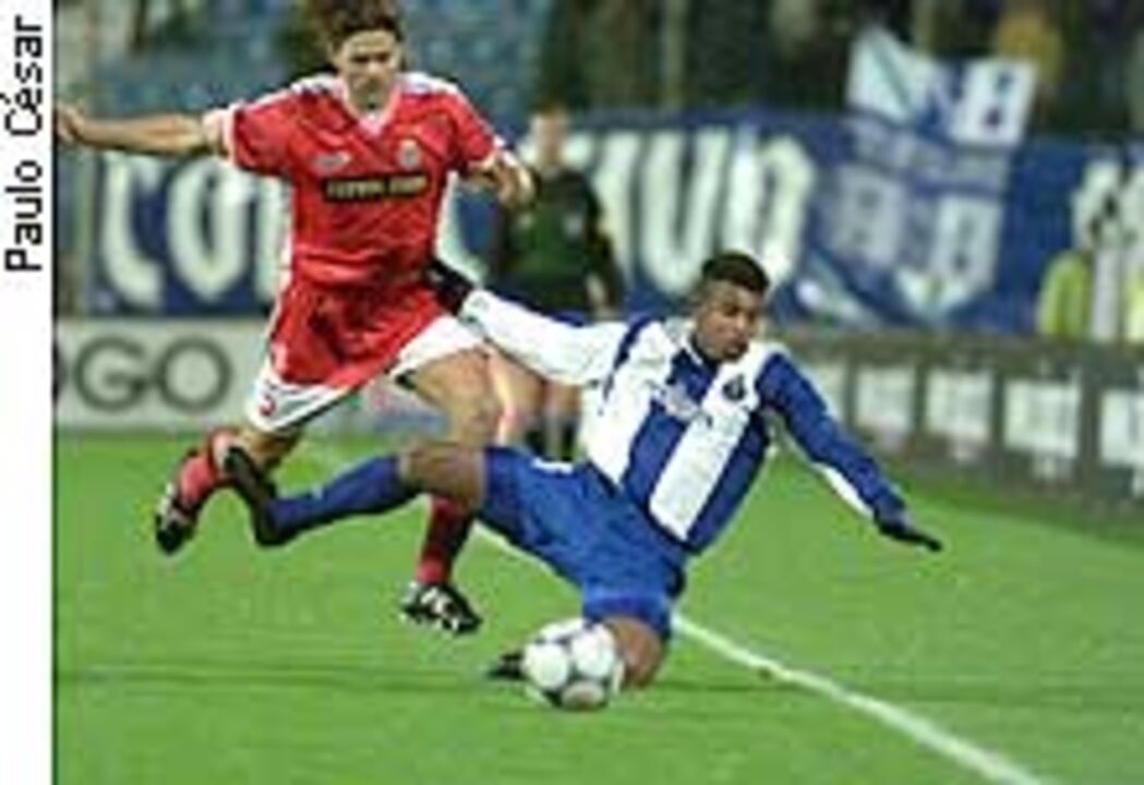 FC Porto-Espanyol, 0-0: Apenas missão cumprida até pelo «penalty» falhado