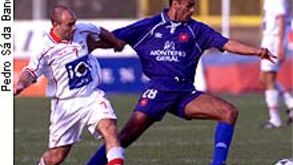 U. Leiria-Belenenses, 1-1: Pingue-pongue dos avançados esbarrou nos ferros azuis